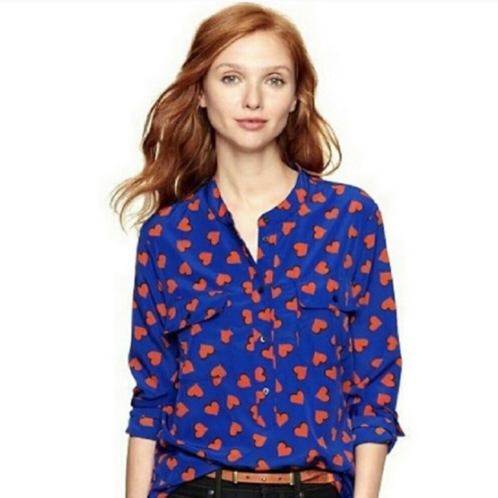 GAP Blue and red hearts button up top